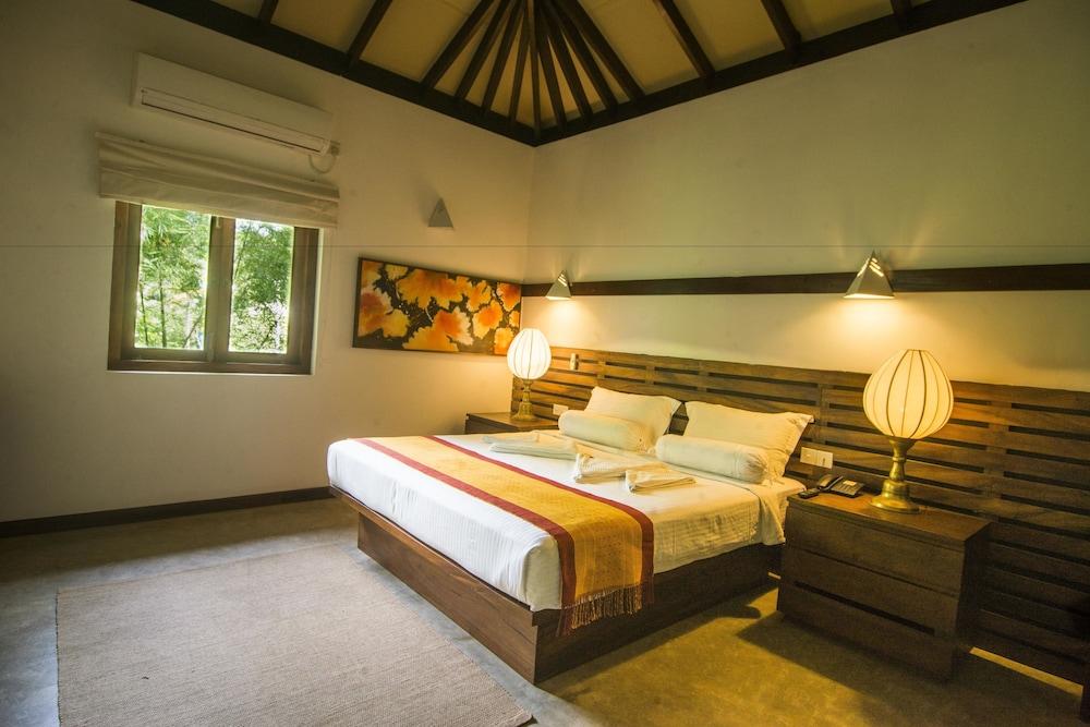 Roman Lake Ayurveda Boutique Resort - Level 1 Certified Ahungalla Exterior foto