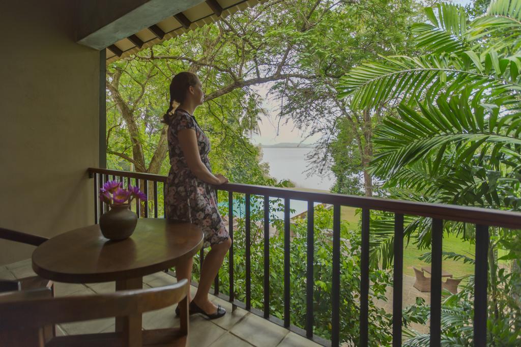 Roman Lake Ayurveda Boutique Resort - Level 1 Certified Ahungalla Exterior foto